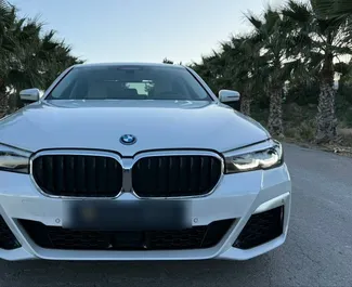 Autohuur BMW 530d #15198 Automatisch in Alicante, uitgerust met 2,0L motor ➤ Van Jevheniia in Spanje.