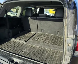 Huur een Toyota Highlander in Tbilisi Georgië