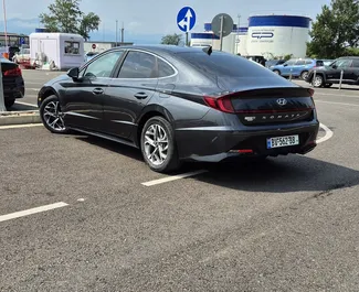 Hyundai Sonata 2020 beschikbaar voor verhuur in Koetaisi, met een kilometerlimiet van onbeperkt.