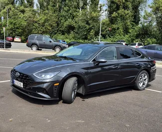 Autohuur Hyundai Sonata 2020 in in Georgië, met Benzine brandstof en 201 pk ➤ Vanaf 120 GEL per dag.