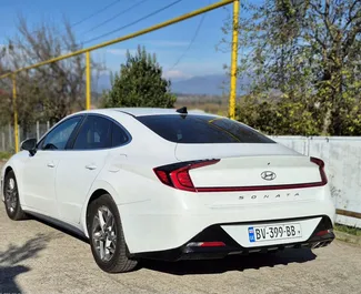 Verhuur Hyundai Sonata. Comfort, Premium Auto te huur in Georgië ✓ Borg van Borg van 300 GEL ✓ Verzekeringsmogelijkheden TPL, SCDW, FDW, Passagiers, Diefstal, Jonge.