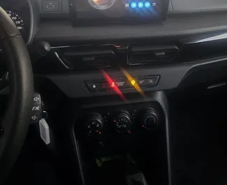 Vooraanzicht van een huurauto Renault Taliant Luchthaven Dalaman, Turkije ✓ Auto #15292. ✓ Transmissie Automatisch TM ✓ 0 beoordelingen.