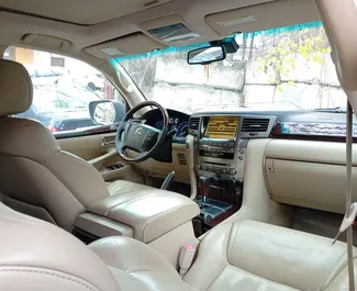 Autohuur Lexus LX570 2014 in in Azerbeidzjan, met Benzine brandstof en 383 pk ➤ Vanaf 128 AZN per dag.