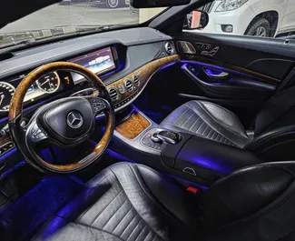 Autohuur Mercedes-Benz S-Class 2018 in in Azerbeidzjan, met Benzine brandstof en 333 pk ➤ Vanaf 255 AZN per dag.