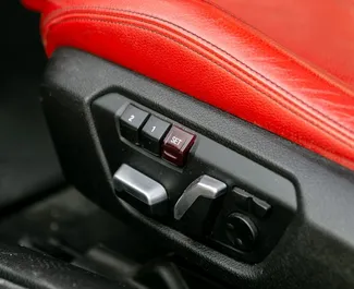 Benzine motor van 2,0L van BMW 430i Cabrio 2017 te huur in Tbilisi.