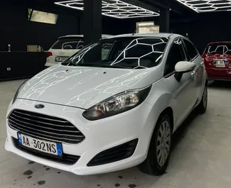 Diesel motor van 1,4L van Ford Fiesta 2016 te huur op de luchthaven van Tirana.