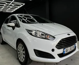 Verhuur Ford Fiesta. Economy Auto te huur in Albanië ✓ Borg van Borg van 300 EUR ✓ Verzekeringsmogelijkheden TPL, CDW, SCDW, FDW.