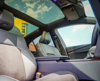 Verhuur Toyota Camry. Comfort, Premium Auto te huur in Armenië ✓ Borg van Zonder Borg ✓ Verzekeringsmogelijkheden TPL, CDW, SCDW, FDW, Passagiers, Buitenland, Jonge.