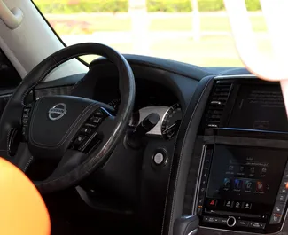 Verhuur Nissan Patrol. Premium, Luxe, SUV Auto te huur in de VAE ✓ Borg van Borg van 2000 AED ✓ Verzekeringsmogelijkheden TPL.