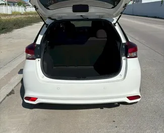 Autohuur Toyota Yaris #15336 Automatisch op luchthaven Bangkok Suvarnabhumi, uitgerust met 1,5L motor ➤ Van Worawut in Thailand.