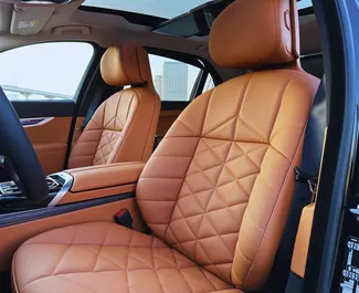 BMW 735i 2025 met Vooraandrijving systeem, beschikbaar in Dubai.