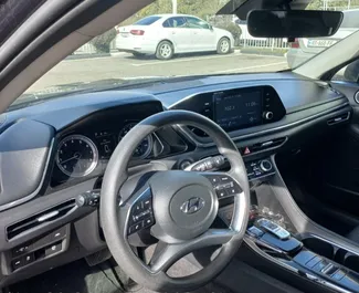 Benzine motor van 2,5L van Hyundai Sonata 2020 te huur in Koetaisi.