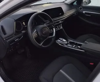 Benzine motor van 2,5L van Hyundai Sonata 2021 te huur in Koetaisi.