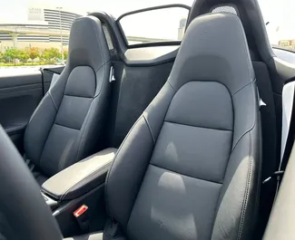 Verhuur Porsche 718 Boxster. Premium, Luxe, Cabriolet Auto te huur in de VAE ✓ Borg van Borg van 3000 AED ✓ Verzekeringsmogelijkheden TPL.