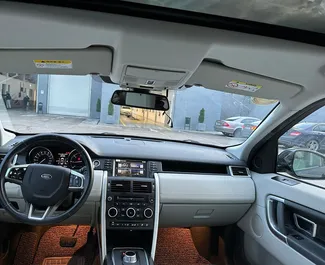 Autohuur Land Rover Discovery Sport 2015 in in Albanië, met Diesel brandstof en 190 pk ➤ Vanaf 45 EUR per dag.
