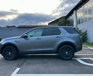 Land Rover Discovery Sport 2015 beschikbaar voor verhuur in Tirana, met een kilometerlimiet van onbeperkt.