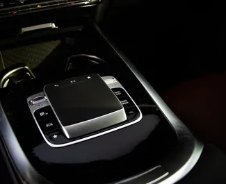 Mercedes-Benz G63 AMG 2025 beschikbaar voor verhuur in Dubai, met een kilometerlimiet van 250 km/dag.