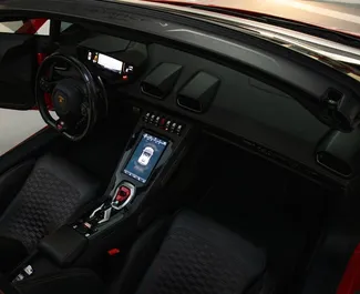 Lamborghini Huracan Perfomante Spider 2024 met Aandrijving op alle wielen systeem, beschikbaar in Dubai.
