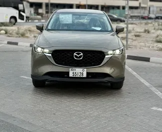 Vooraanzicht van een huurauto Mazda CX-5 in Dubai, Verenigde Arabische Emiraten ✓ Auto #7684. ✓ Transmissie Automatisch TM ✓ 0 beoordelingen.
