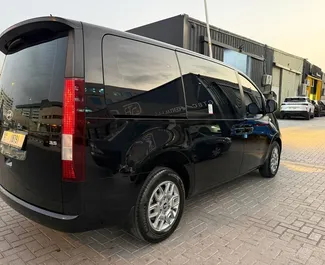 Autohuur Hyundai Staria 2026 in in de VAE, met Benzine brandstof en  pk ➤ Vanaf 400 AED per dag.