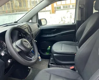 Mercedes-Benz Vito 2019 beschikbaar voor verhuur in Tbilisi, met een kilometerlimiet van onbeperkt.