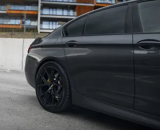Huur een BMW 535 in Tbilisi Georgië