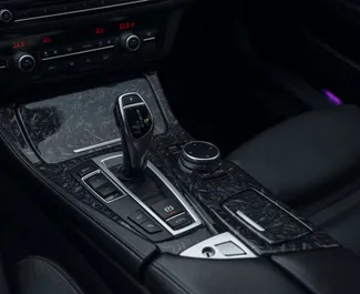 Huur een BMW 535 in Tbilisi Georgië