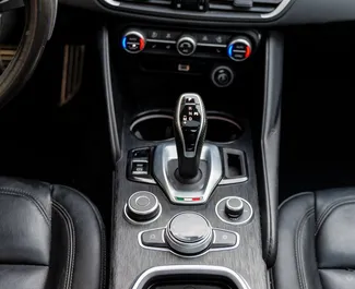 Verhuur Alfa Romeo Giulia. Economy, Comfort Auto te huur in Georgië ✓ Borg van Borg van 540 GEL ✓ Verzekeringsmogelijkheden TPL.