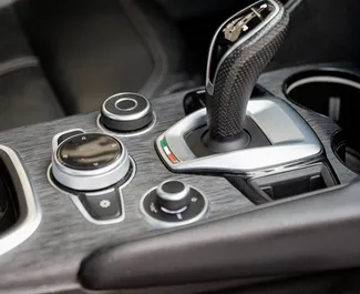 Alfa Romeo Giulia 2022 met Aandrijving achteraan systeem, beschikbaar in Tbilisi.