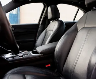 Alfa Romeo Giulia 2022 beschikbaar voor verhuur in Tbilisi, met een kilometerlimiet van onbeperkt.