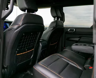Ford Bronco 2024 beschikbaar voor verhuur in Tbilisi, met een kilometerlimiet van onbeperkt.