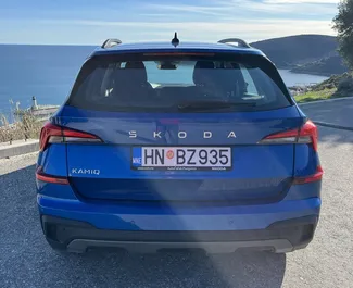 Vooraanzicht van een huurauto Skoda Kamiq in Herceg-Novi, Montenegro ✓ Auto #15454. ✓ Transmissie Automatisch TM ✓ 0 beoordelingen.