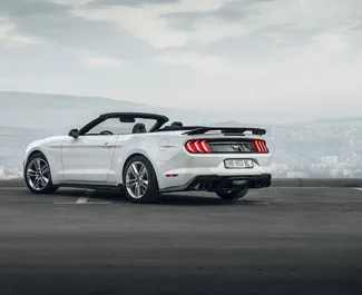 Huur een Ford Mustang GT Cabrio in Tbilisi Georgië