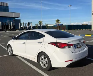 Diesel motor van 1,6L van Hyundai Elantra 2015 te huur in Durrës.