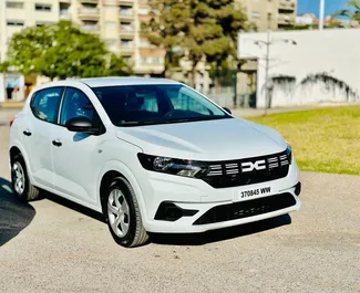 Vooraanzicht van een huurauto Dacia Sandero in Marrakech, Marokko ✓ Auto #15412. ✓ Transmissie Automatisch TM ✓ 0 beoordelingen.