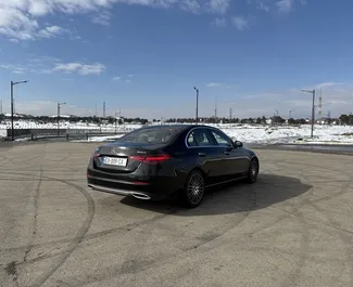 Mercedes-Benz C-Class 2023 met Aandrijving op alle wielen systeem, beschikbaar in Tbilisi.