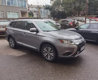 Autohuur Mitsubishi Outlander 2019 in in Georgië, met Benzine brandstof en 166 pk ➤ Vanaf 92 GEL per dag.