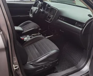 Verhuur Mitsubishi Outlander. Comfort, Crossover Auto te huur in Georgië ✓ Borg van Borg van 270 GEL ✓ Verzekeringsmogelijkheden TPL, CDW, Passagiers.