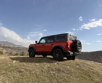 Interieur van Ford Bronco te huur in Georgië. Een geweldige auto met 5 zitplaatsen en een Automatisch transmissie.