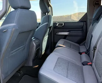 Ford Bronco 2022 beschikbaar voor verhuur in Tbilisi, met een kilometerlimiet van 250 km/dag.