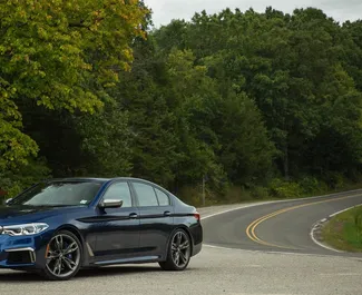 Autohuur BMW 5-Series 2019 in in Georgië, met Benzine brandstof en 530 pk ➤ Vanaf 400 GEL per dag.