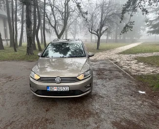 Volkswagen Golf Sportsvan 2019 beschikbaar voor verhuur in Budva, met een kilometerlimiet van onbeperkt.