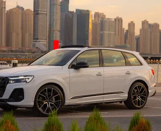 Autohuur Audi Q7 2024 in in de VAE, met Benzine brandstof en 249 pk ➤ Vanaf 510 AED per dag.