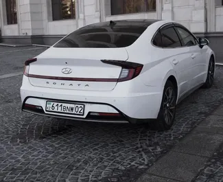 Autohuur Hyundai Sonata 2021 in in Kazachstan, met Benzine brandstof en 194 pk ➤ Vanaf 32000 KZT per dag.