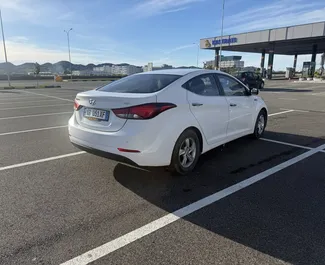 Autohuur Hyundai Elantra 2015 in in Albanië, met Diesel brandstof en 90 pk ➤ Vanaf 20 EUR per dag.