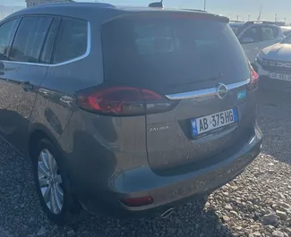 Verhuur Opel Zafira. Comfort, Minivan Auto te huur in Albanië ✓ Borg van Zonder Borg ✓ Verzekeringsmogelijkheden TPL, CDW, SCDW, FDW, Diefstal, Buitenland, Jonge.