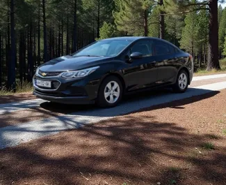 Verhuur Chevrolet Cruze. Comfort Auto te huur in Georgië ✓ Borg van Zonder Borg ✓ Verzekeringsmogelijkheden TPL, CDW, Geen storting.