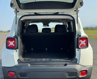 Benzine motor van 2,4L van Jeep Renegade 2020 te huur in Koetaisi.