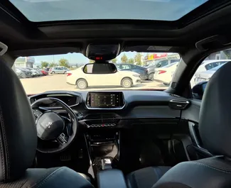 Verhuur Peugeot 2008. Comfort, Crossover Auto te huur in Turkije ✓ Borg van Borg van 500 USD ✓ Verzekeringsmogelijkheden TPL, CDW, FDW, Diefstal.