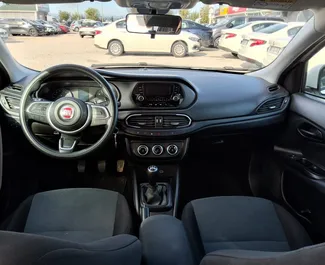 Verhuur Fiat Egea. Economy, Comfort Auto te huur in Turkije ✓ Borg van Borg van 300 USD ✓ Verzekeringsmogelijkheden TPL, CDW, FDW, Diefstal.